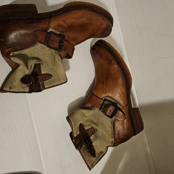 Frye Veronica canvas short boot Size: 8,5 - Picture 3 of 10